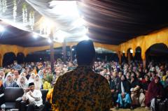 Hujan Lebat Tak Halangi Ribuan Pendukung Paslon Suwai Hadiri Kampanye di Pekanbaru